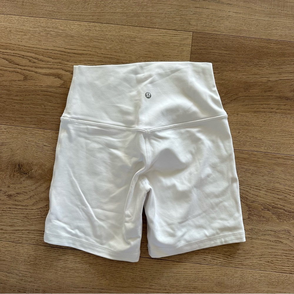 Lululemon align shorts 6” - Picture 3 of 3